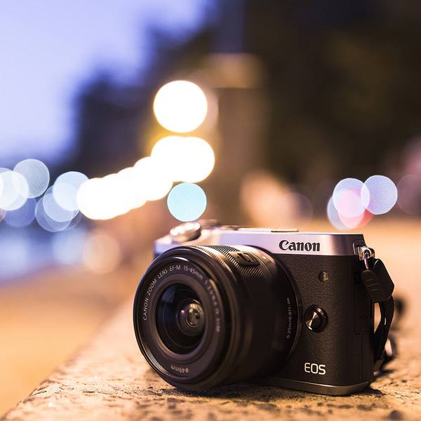 Product image of EOS M6